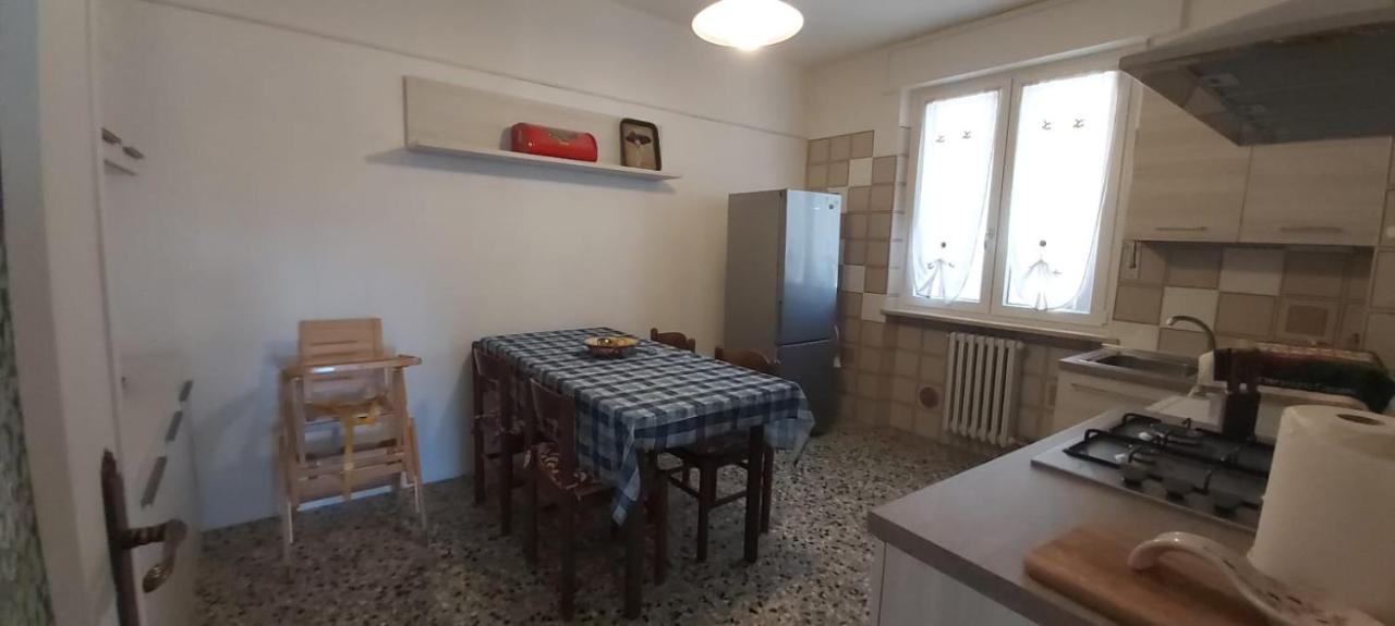 Appartamento Heidi In Centro Storico Lazise Exterior foto