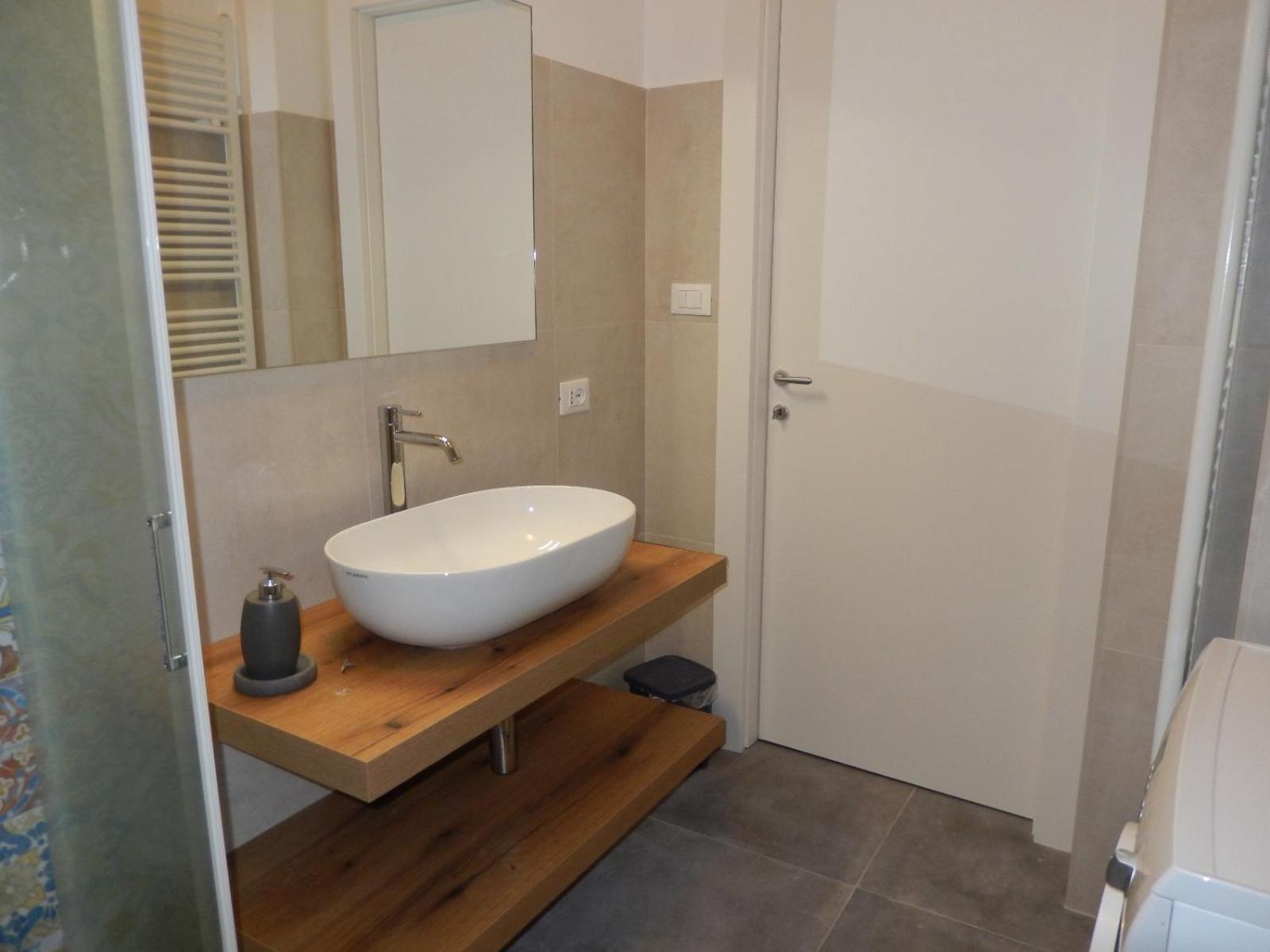 Appartamento Heidi In Centro Storico Lazise Exterior foto