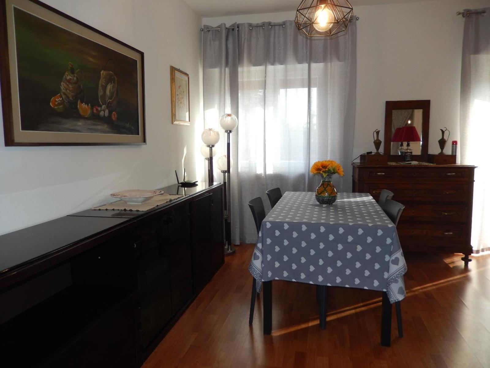 Appartamento Heidi In Centro Storico Lazise Exterior foto
