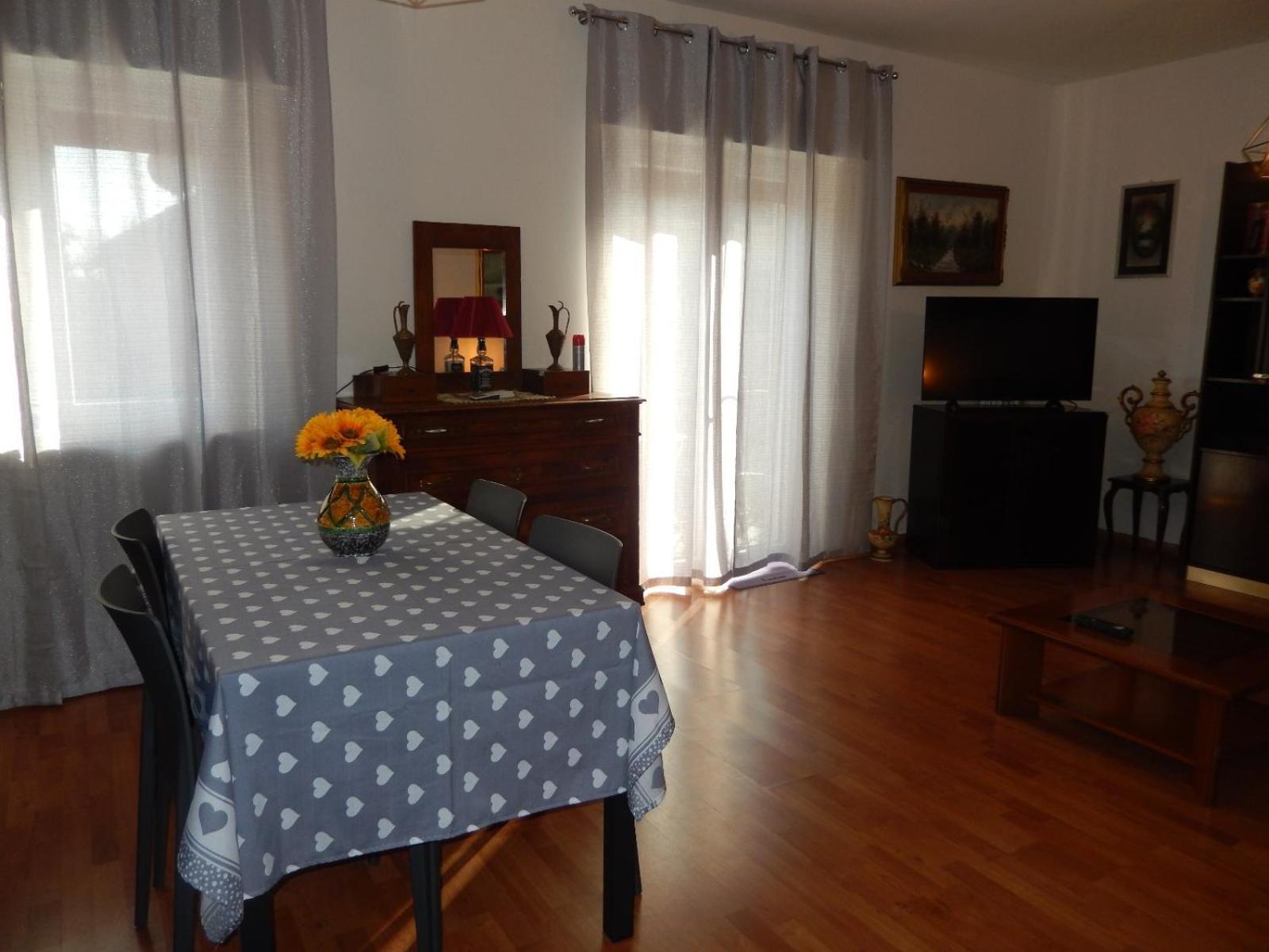 Appartamento Heidi In Centro Storico Lazise Exterior foto