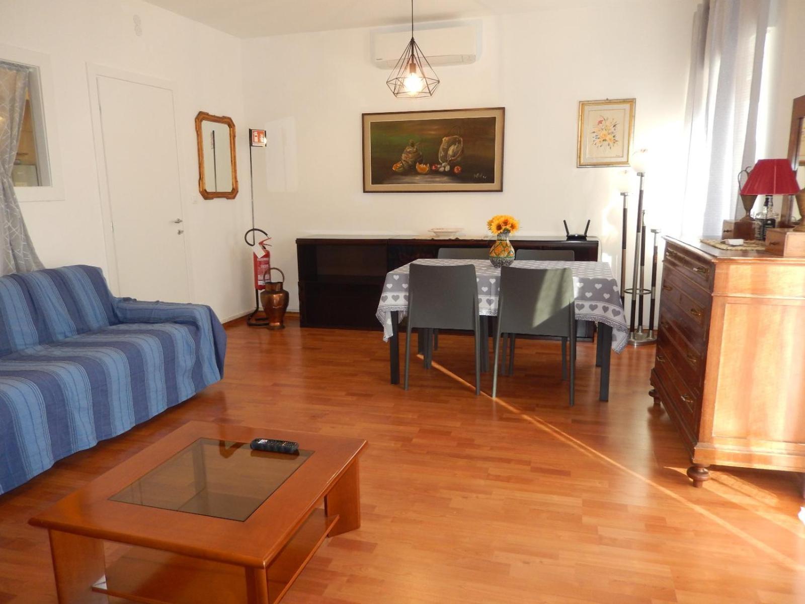 Appartamento Heidi In Centro Storico Lazise Exterior foto